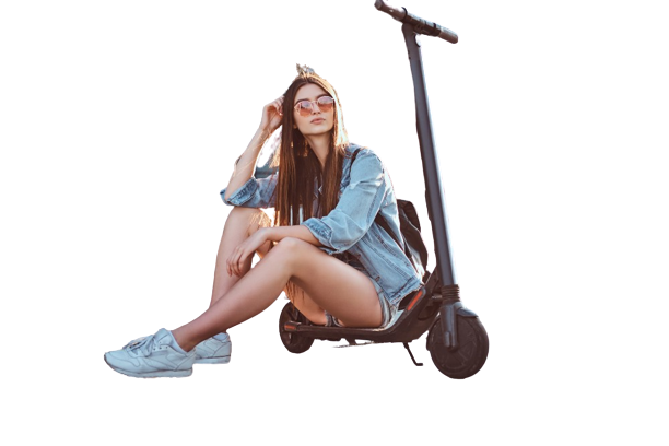 femme trottinette electrique avec beaucop d autonomie Ride Concept removebg preview 20230726 115441