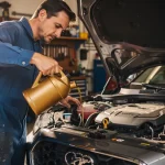 Vidange voiture : tous les combien de temps faire cette opération essentielle ?